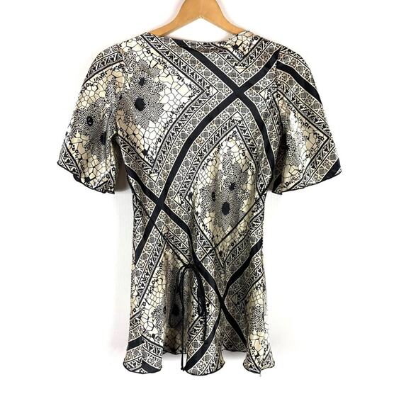 Silk Empire Top - Picture 2 of 9